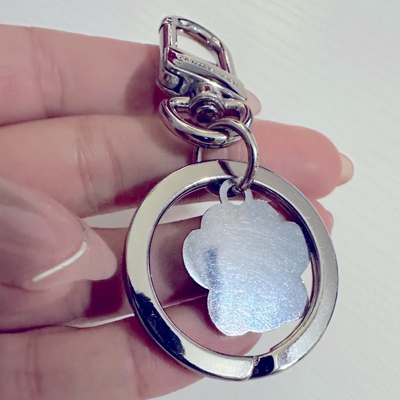 Louis Vuitton Silver Key Ring Porte cles - added dog paw pink and silver - Picture 10 of 12